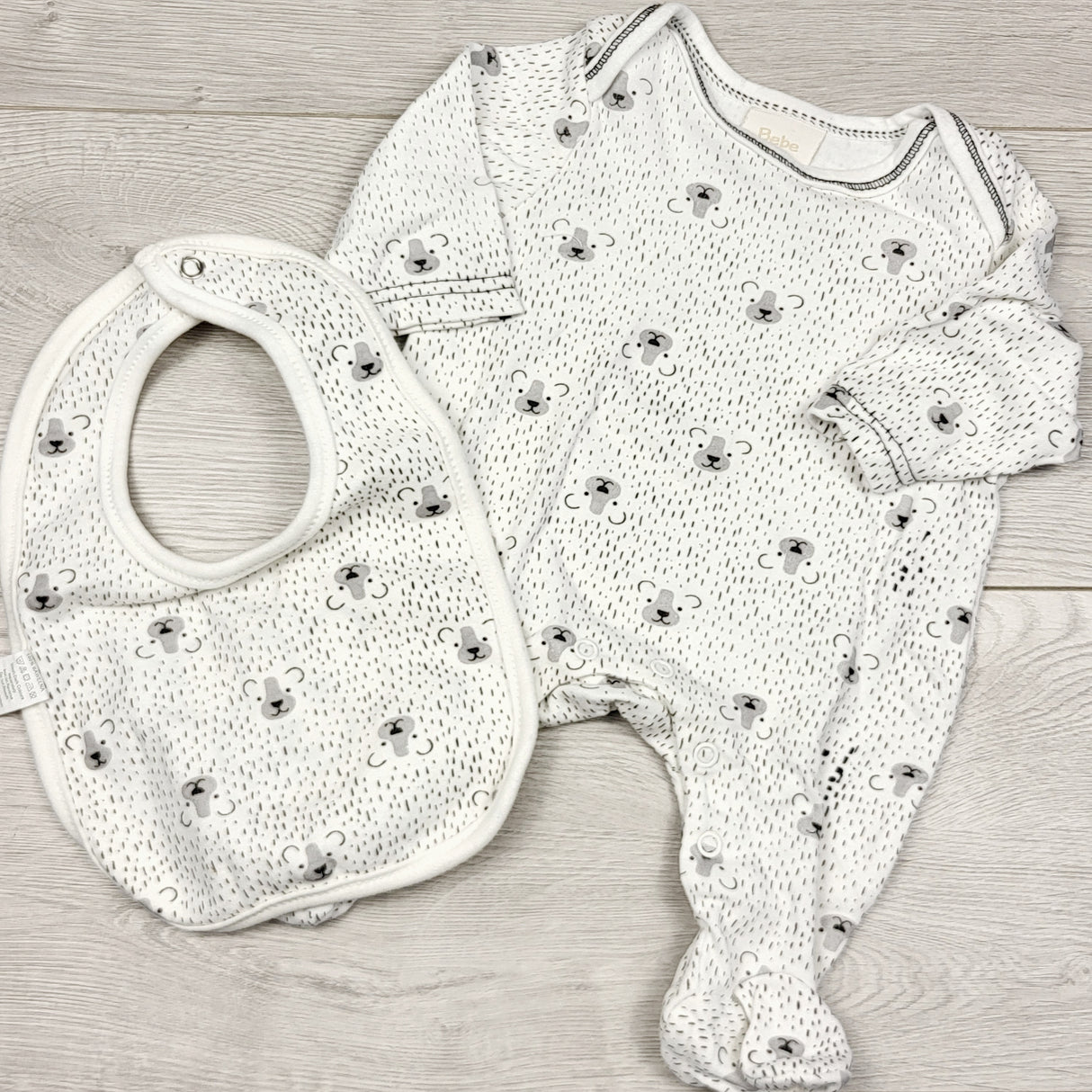 ECRS3 - Bebe Bonito white and black sleeper with bears + matching bib. Newborn size