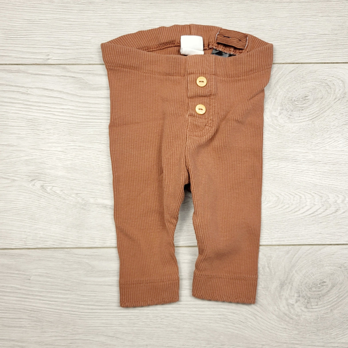 ECRS33 - H and M tan ribbed leggings. Size 1-2 months