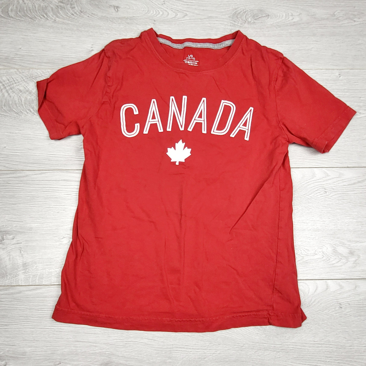 HBRK1 - Red "Canada" t-shirt. Size 10/12