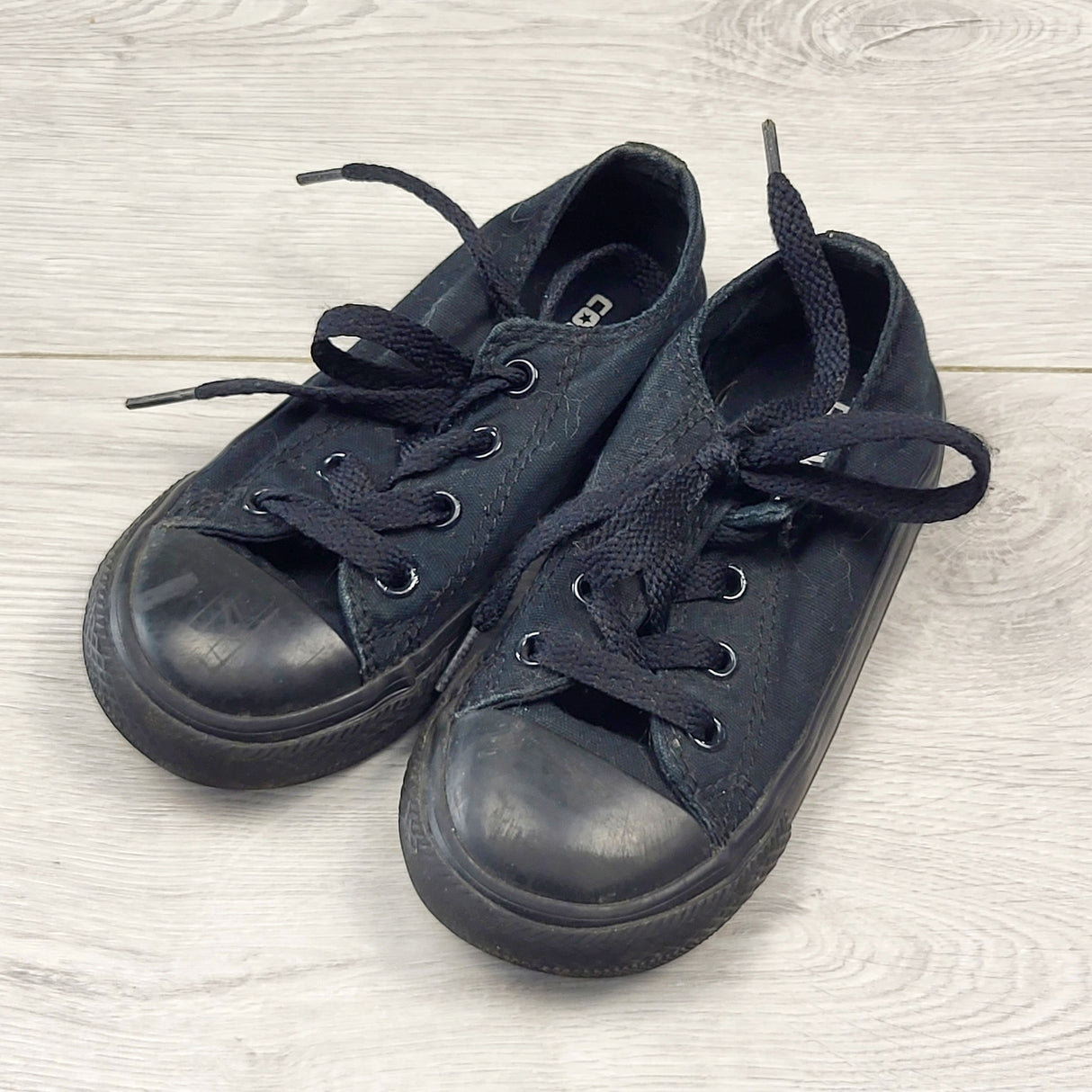 HBRK2 - Converse black low profile canvas lace up shoes. Size 8