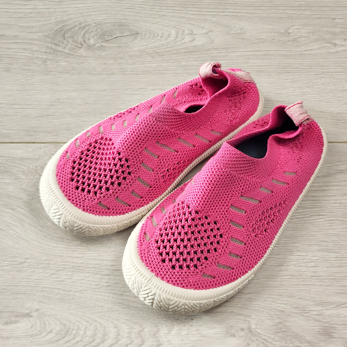 ESZ3 - Jan and Jul pink Breeze Knit shoes. Size 9 (UK 26)