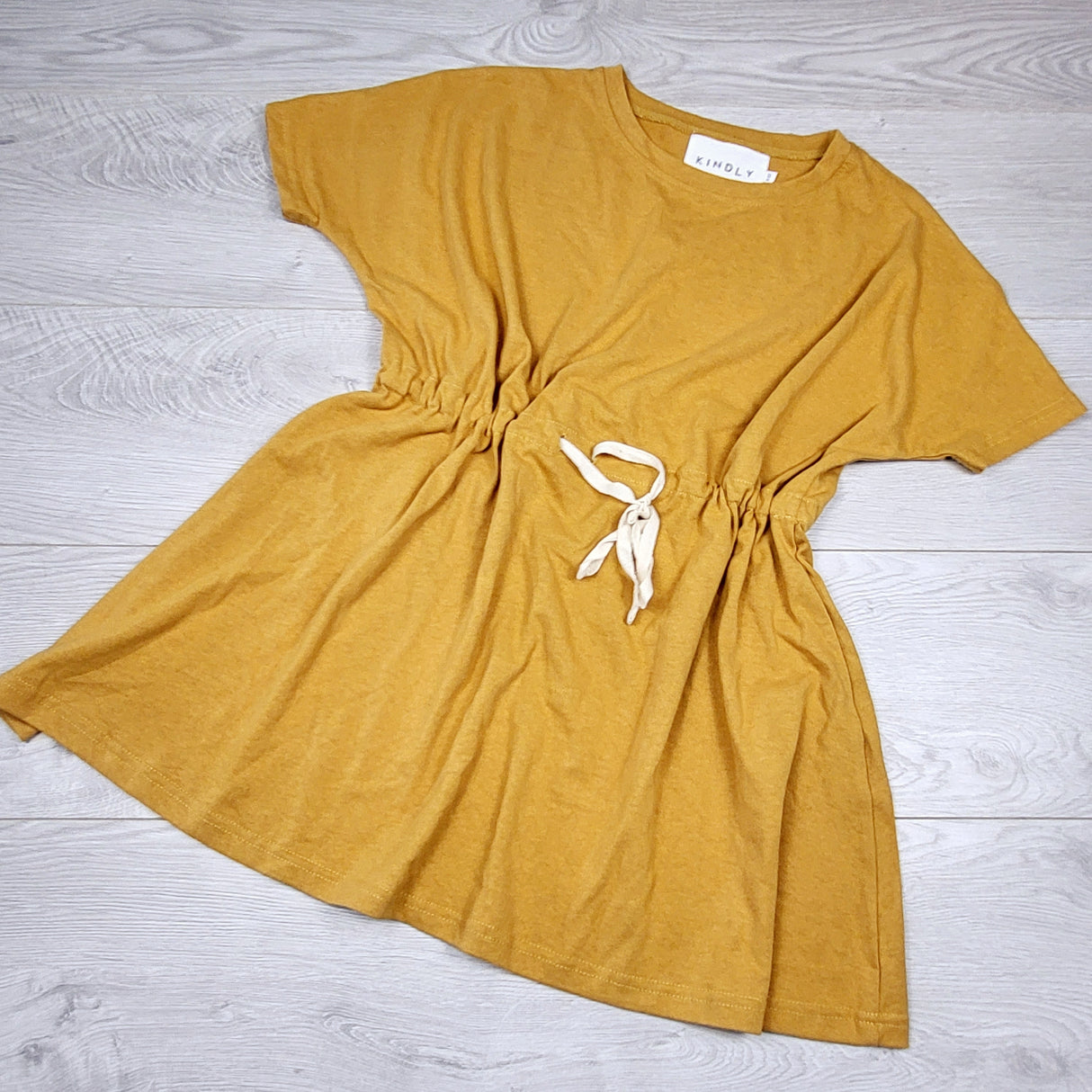 ESZ3- Kindly golden yellow dress with cinch waist. Size 9/10