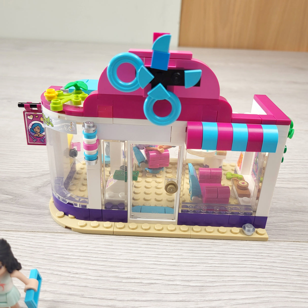 ZPXT2 - LEGO Friends Heartlake City Hair Salon set