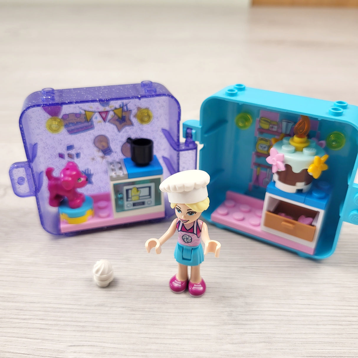 ZPXT2 - LEGO Friends Stephanie's Play Cube