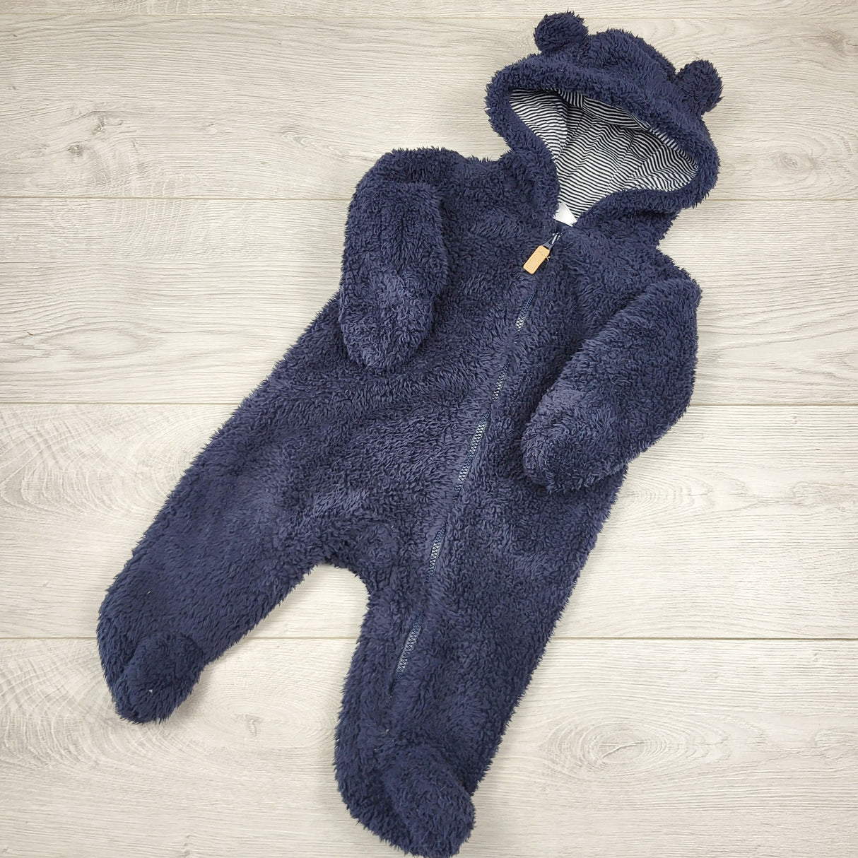 LMAC1 - Carters navy faux fur bunting suit. Size 3 months