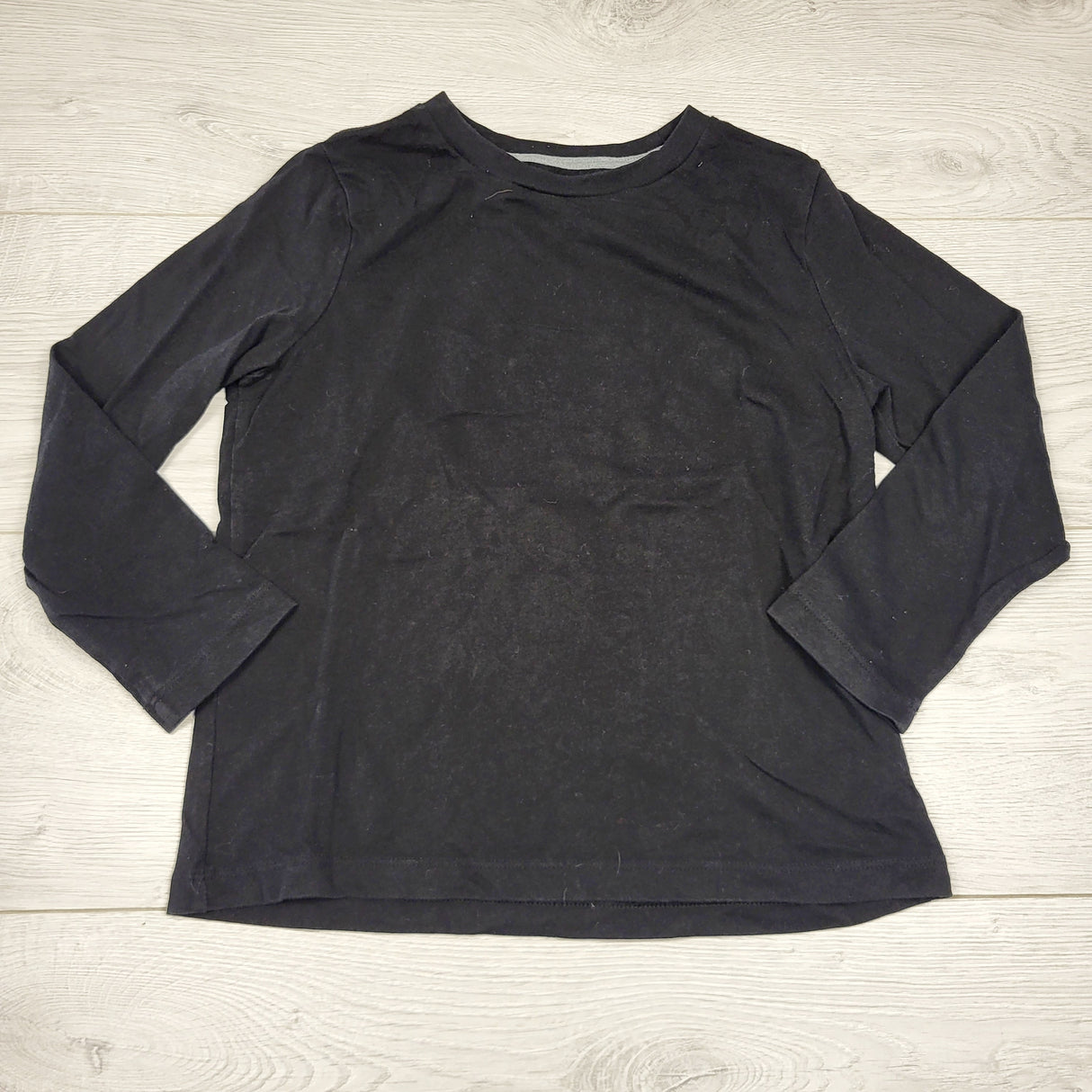 RBRSN2 - Old Navy black long sleeved top. Size 6/7