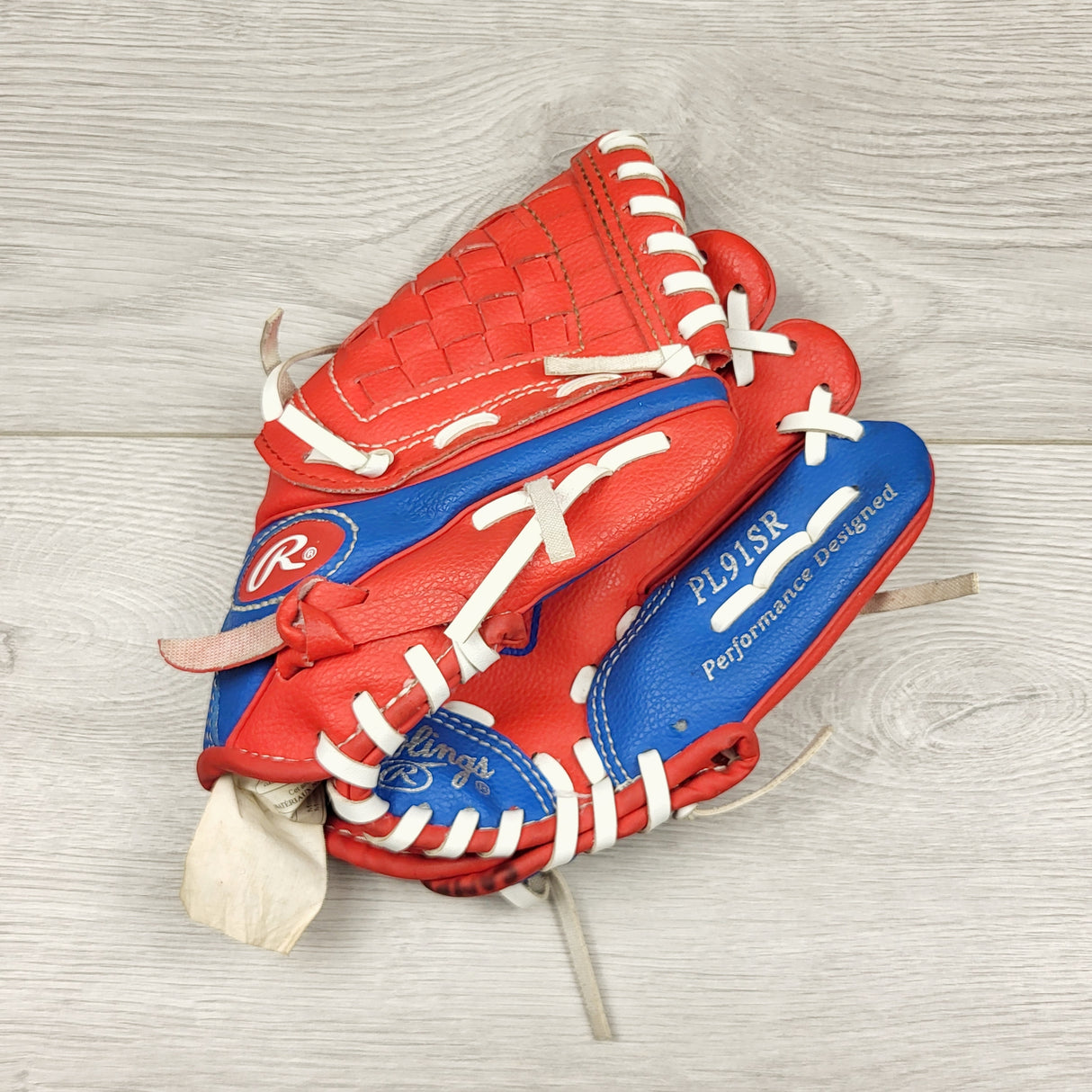 RBRSN3 - Rawlings baseball / T-ball glove. For ages 5 to 7 Years