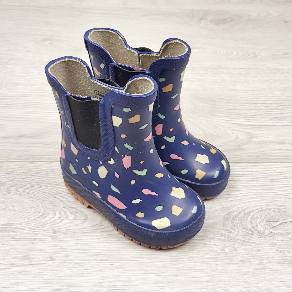 ECRS4 - Jan and Jul navy patterned rain boots. Size 4