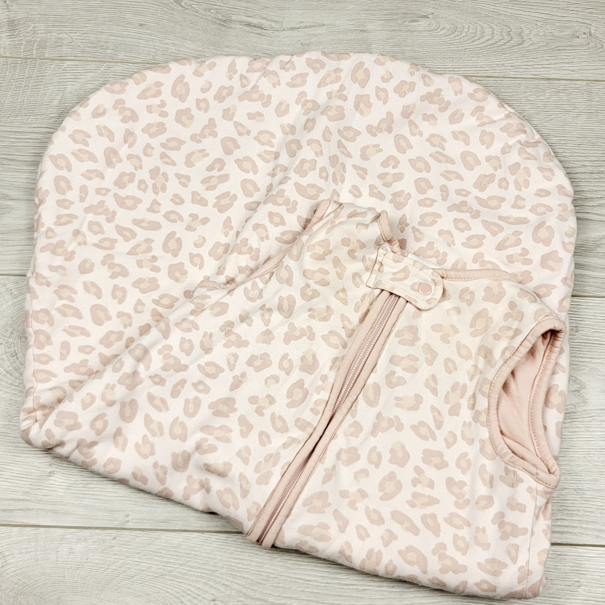 ECRS4 - Adrienne Vittadini leopard print sleep sack. Size 6-18 months