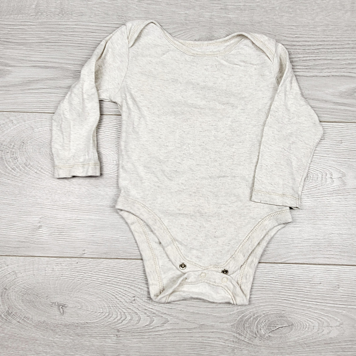 ECRS4 - Old Navy light grey long sleeved bodysuit. Size 6-12 months