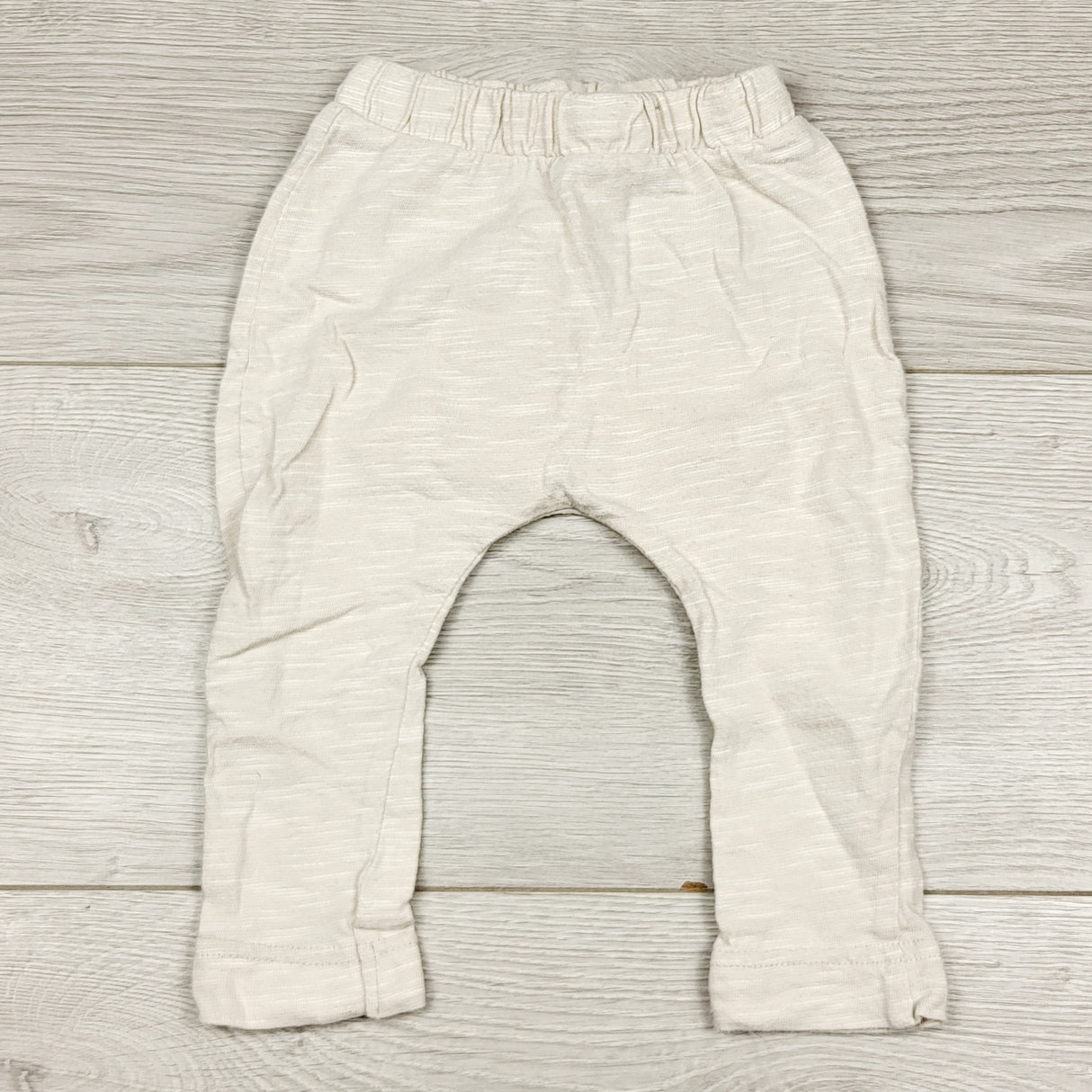 ECRS44 - Old Navy beige cotton pants. Size 3-6 months