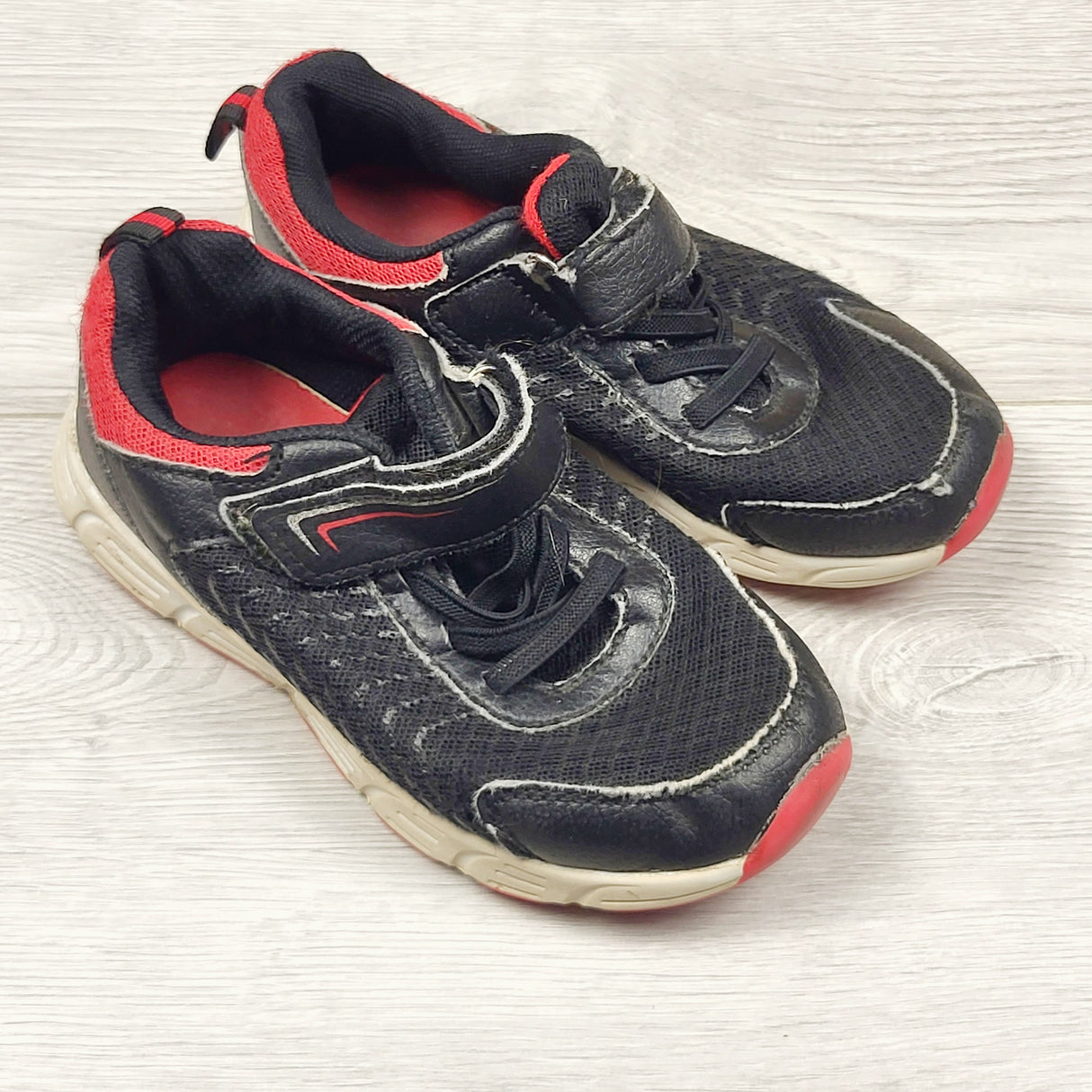 ACRF1 - Black and red running shoes. Size 12