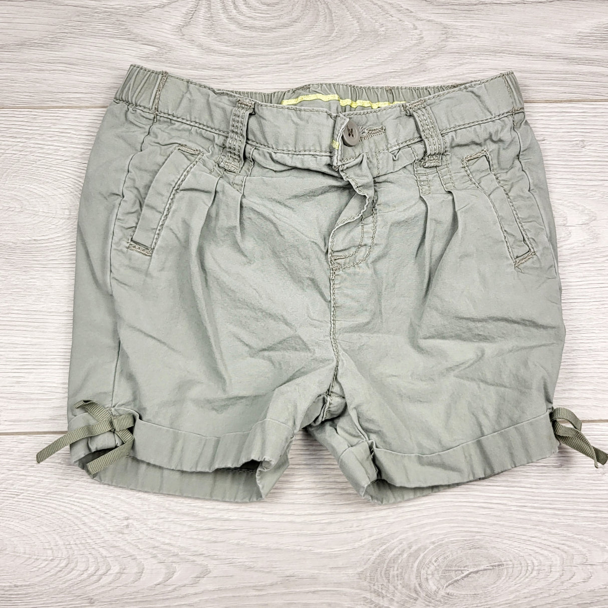 BVRN1 - Joe olive green shorts. Size 12-18 months