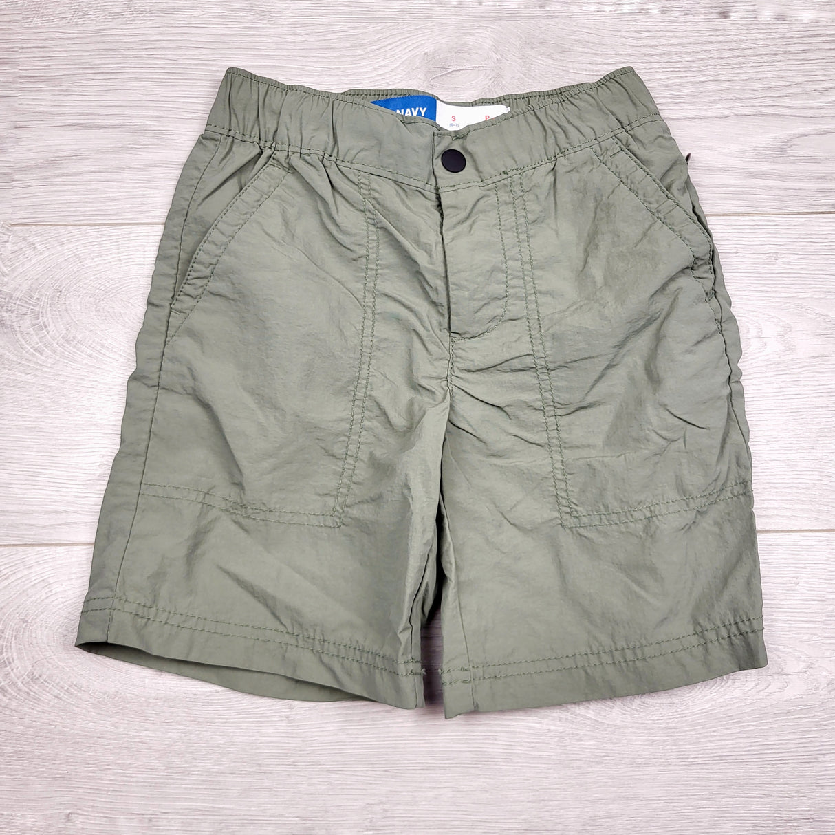 MYOUS1 - Old Navy olive green hybrid water resistant shorts. Size 6/7