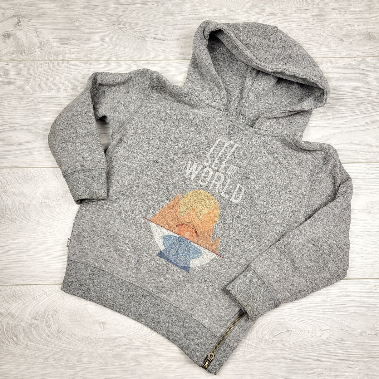 MYOUS1 - Okaidi grey pullover "See the World" hoodie. Size 3T