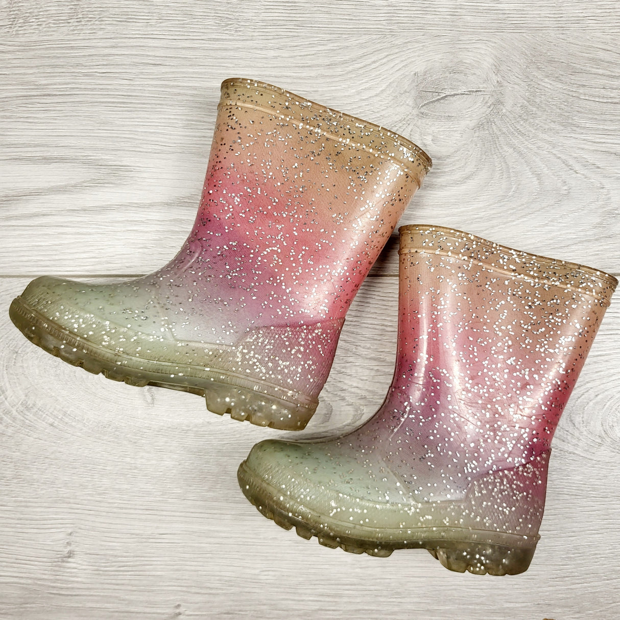 MYOUS1 - Pink rainbow rain boots. Size 6