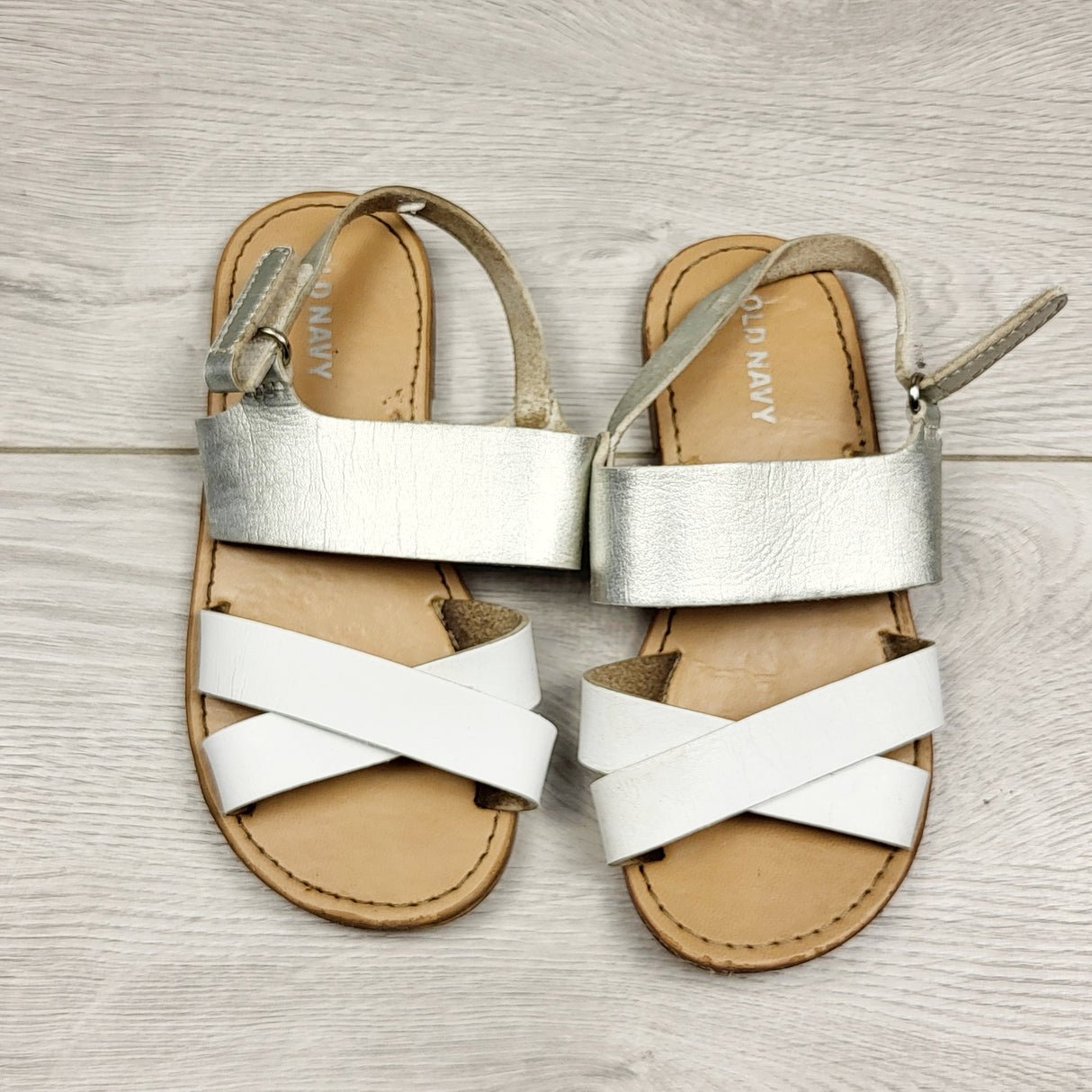 BVRN2 - Old Navy whitte and silver sandals. Size 9