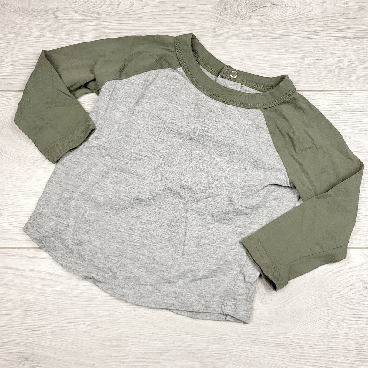 LMAC2 - George grey and green raglan style top. Size 12-18 months