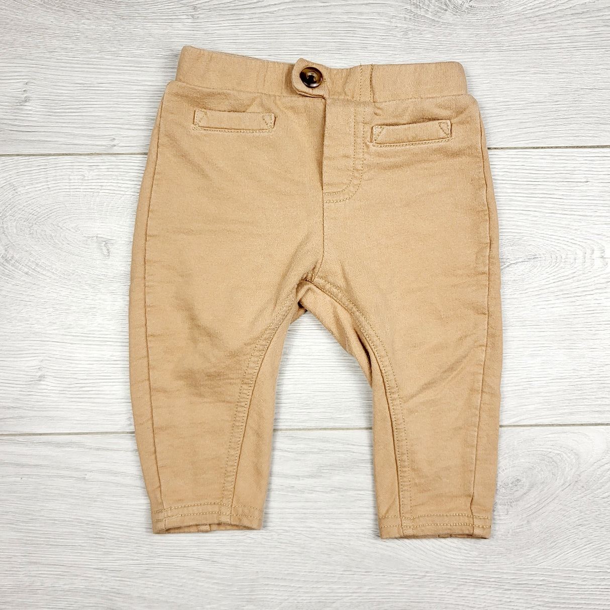 LMAC22 - Gap tan cotton pants. Size 3-6 months