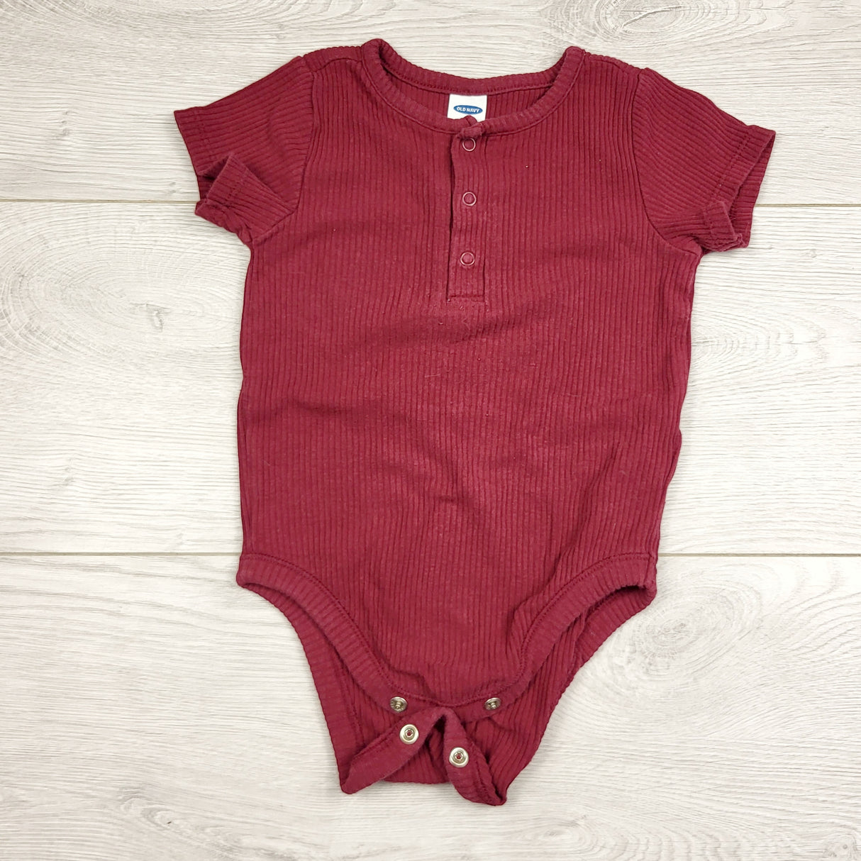 LMAC22 - Old Navy burgundy ribbed bodysuit. Size 6-12 months