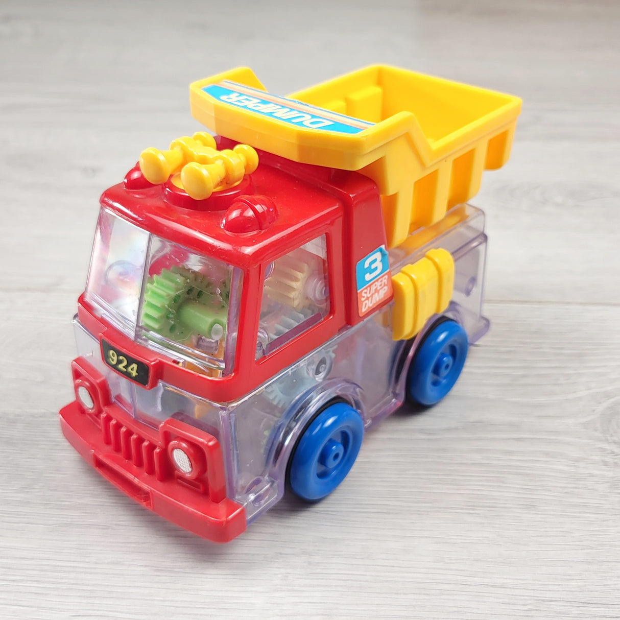 SBWN1 - Plastic dump truck toy