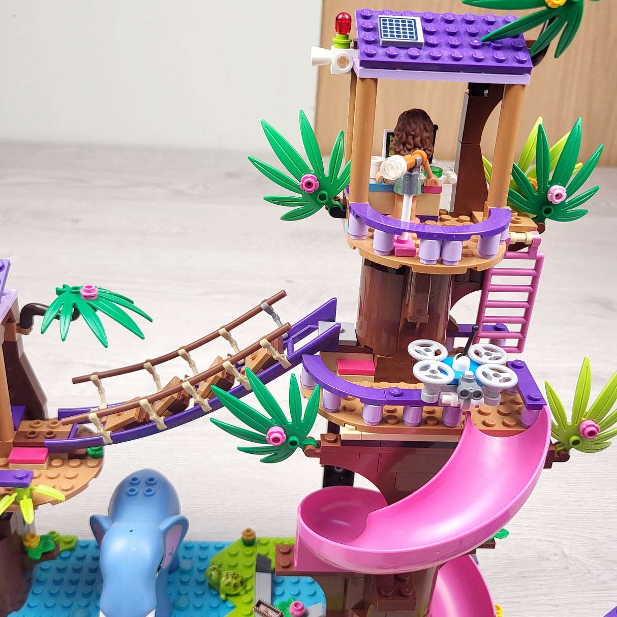 ZPXT3 - LEGO Friends Jungle Rescue Base.