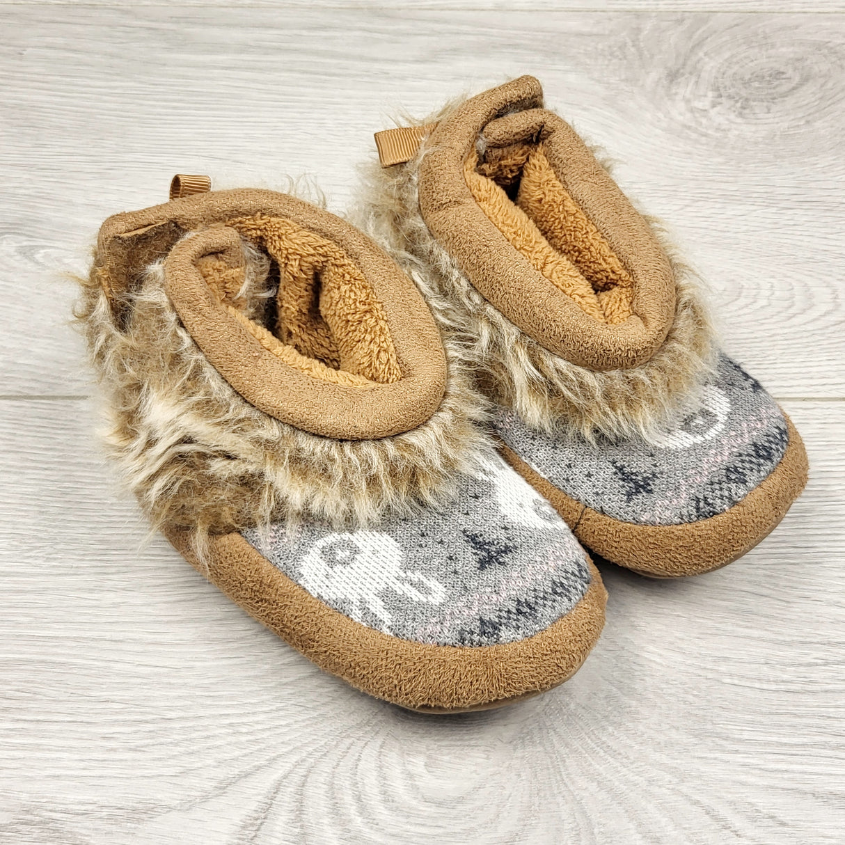 CCRT2 - Joe knit soft soled slippers with faux fur trim. Size 8