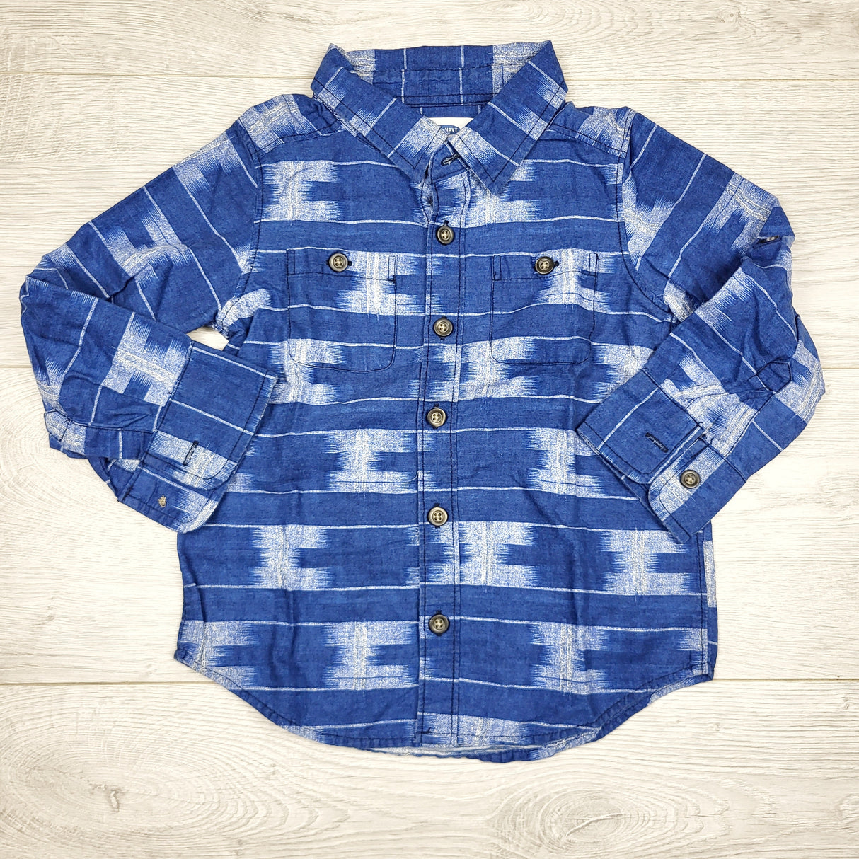 PETP1 - Old Navy blue patterned button down shirt. Size 3T