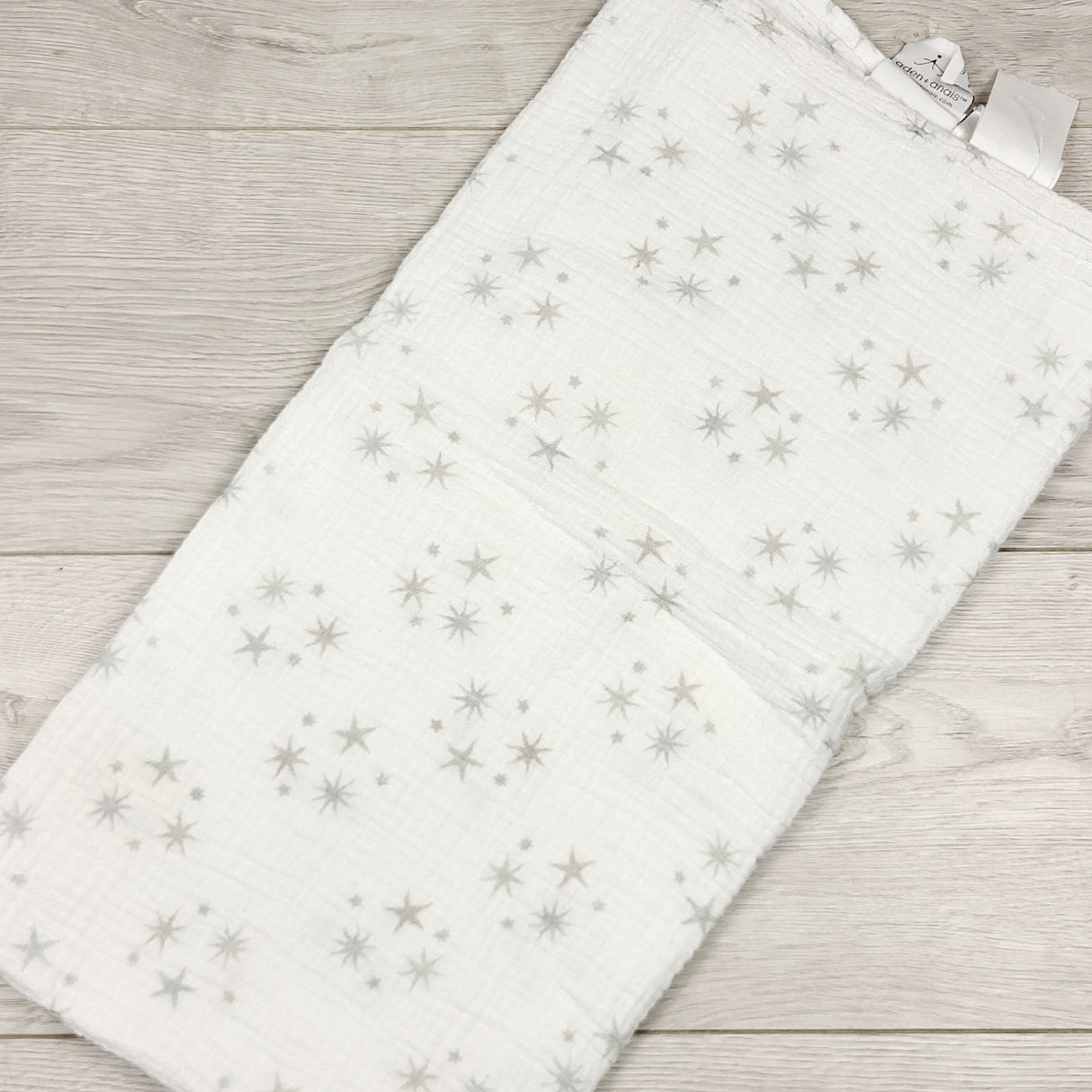 HWIL1 - Aden and Anais white and grey muslin swaddle with stars