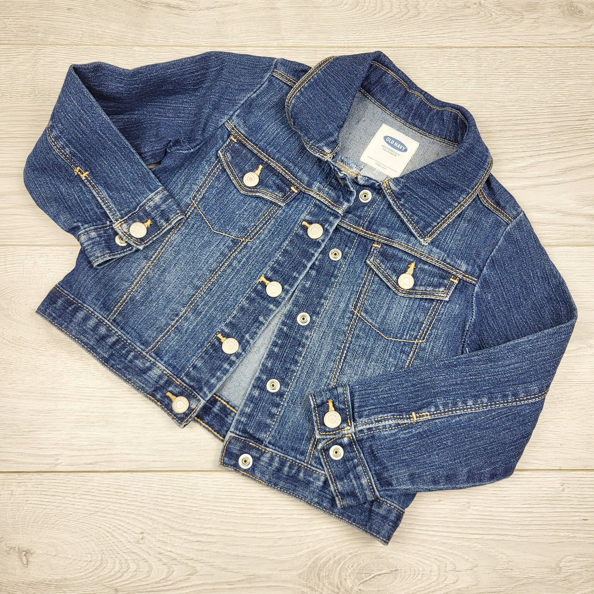 JMCL3 - Old Navy denim jacket with snap buttons. Size 3T