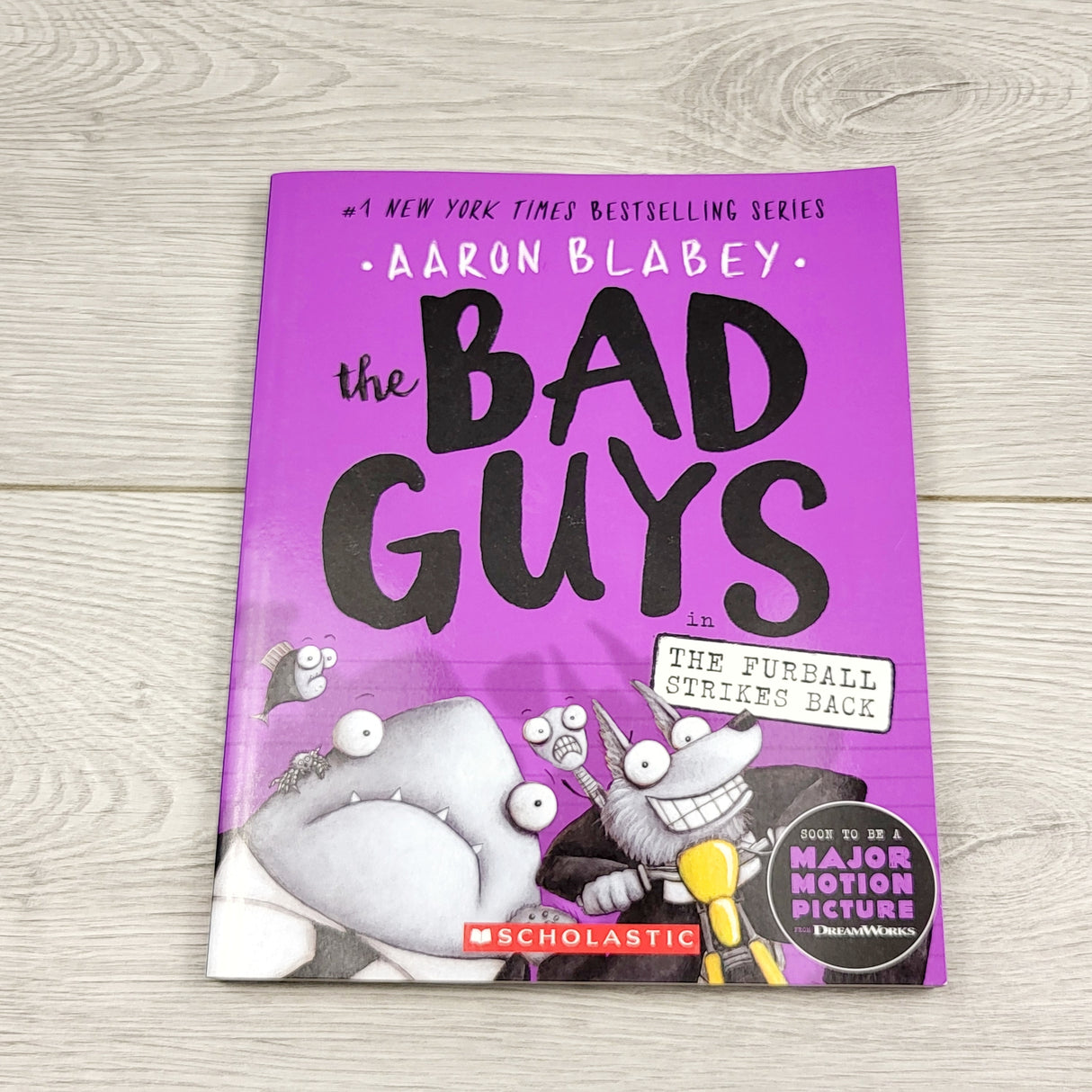 JKZ2 - The Bad Guys: The Furball Strikes Back. Soft cover beginner chapter book