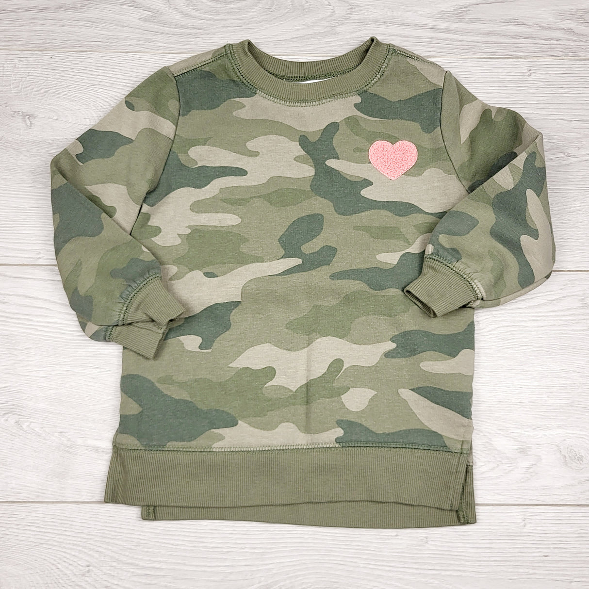 KJHN1 - Old Navy fleecy lined camouflage sweatshirt. Size 2T