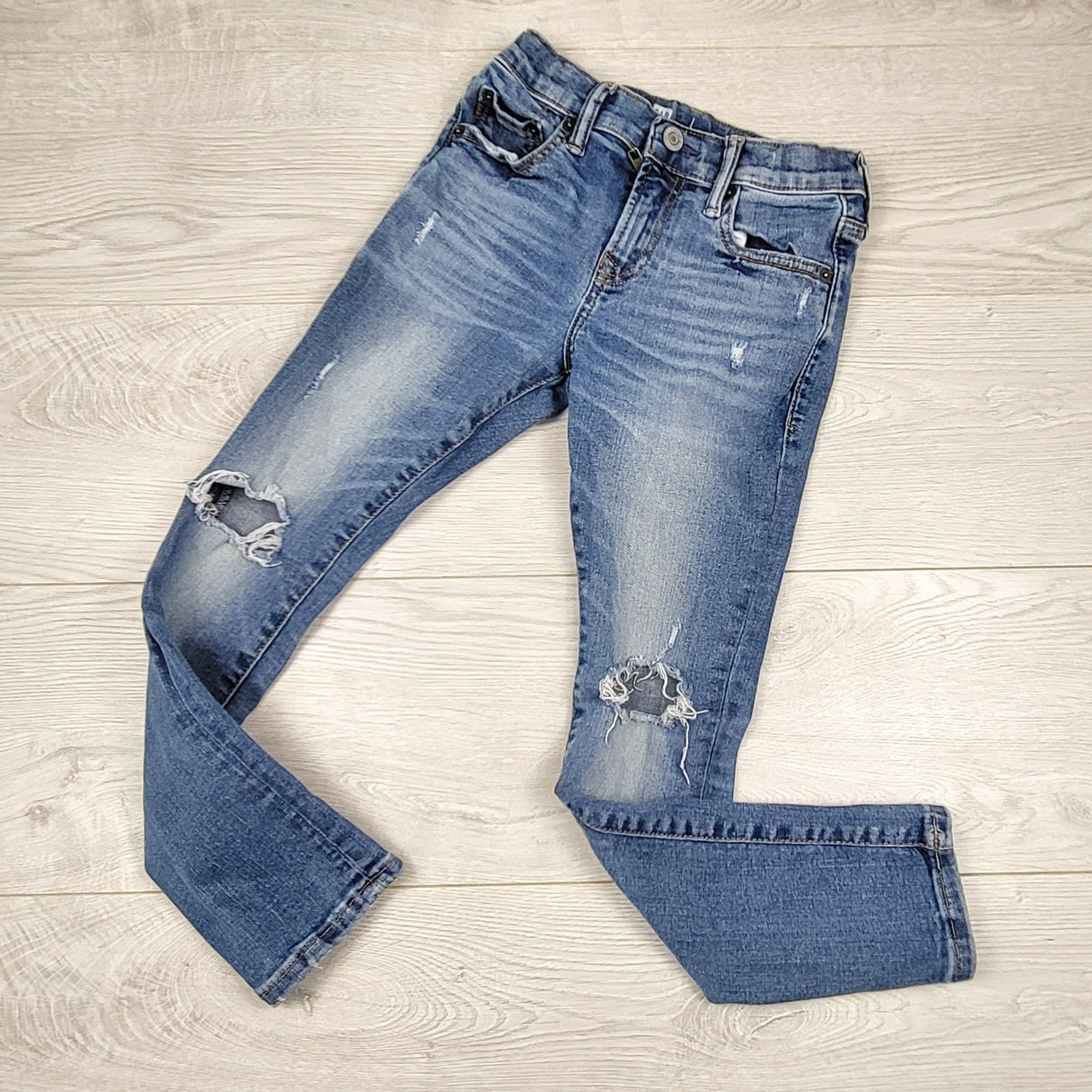 KJHN1 - Gap distressed super skinny jeans. Size 7