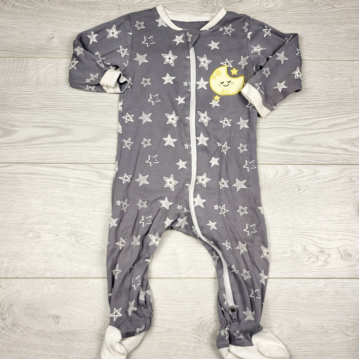 THNG21 - Tuffy grey zippered cotton sleeper with stars. Size 9 months