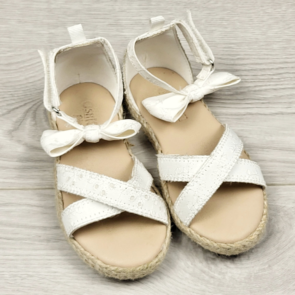 KJHN2 - Carters white bow sandals. Size 8