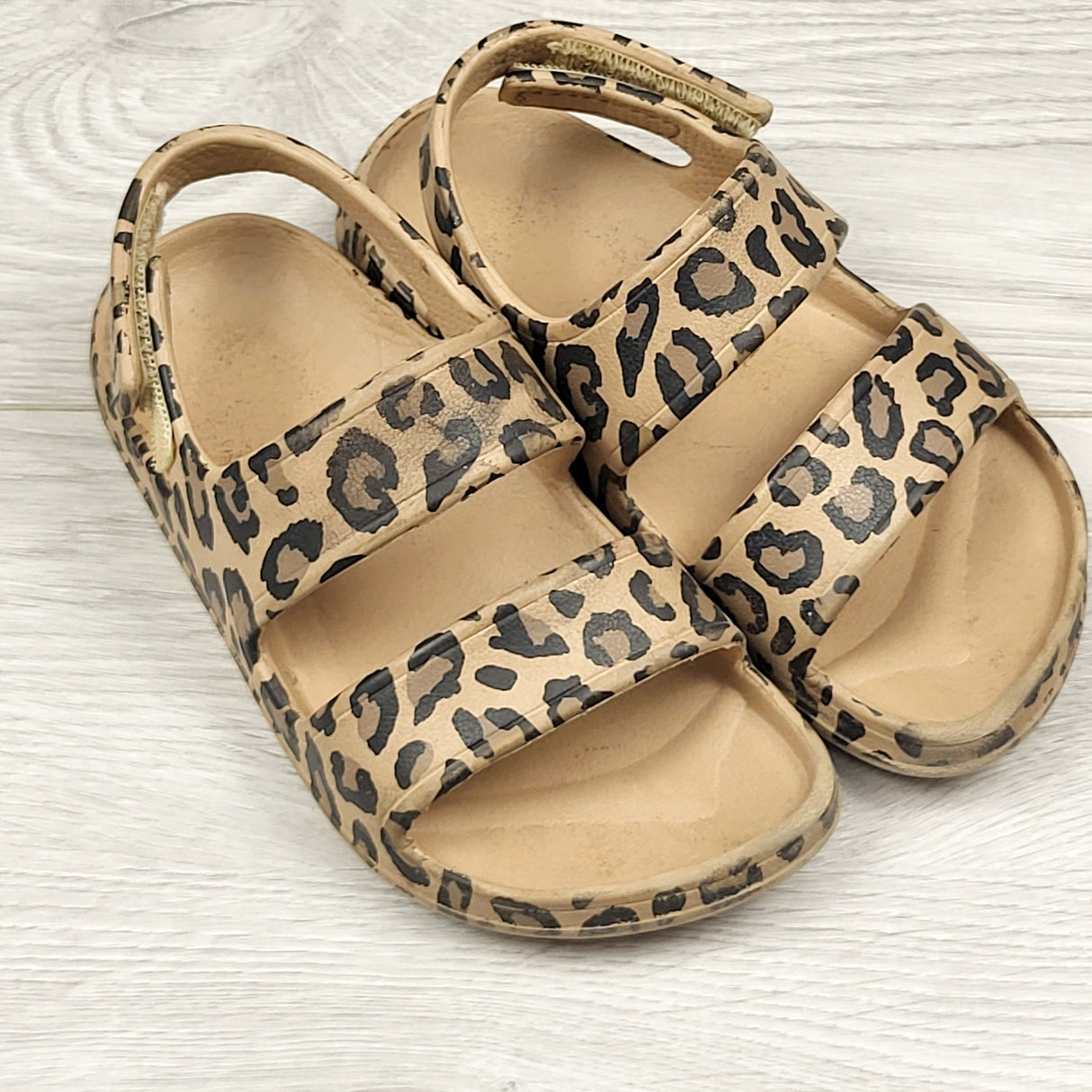 KJHN2 - Old Navy leopard print waterproof band sandals. Size 8