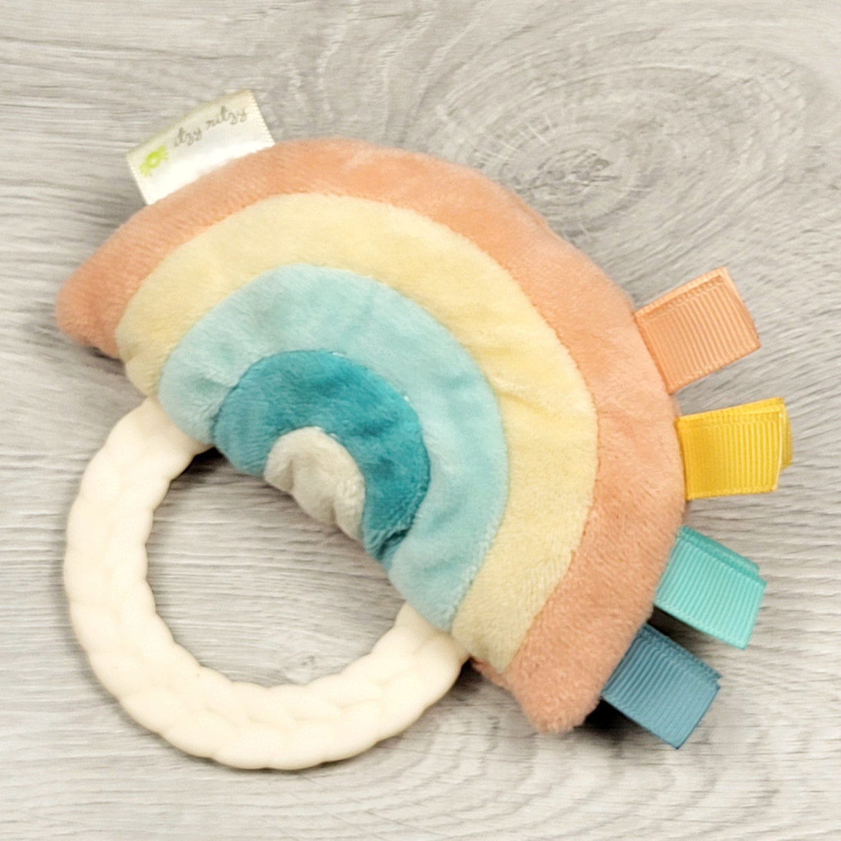 KJHN2 - Itzy Ritzy plush rainbow teether