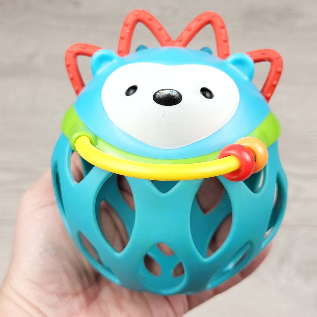 KJHN2 - Skip Hop Hedgehog Explore & More Roll-Around Rattle