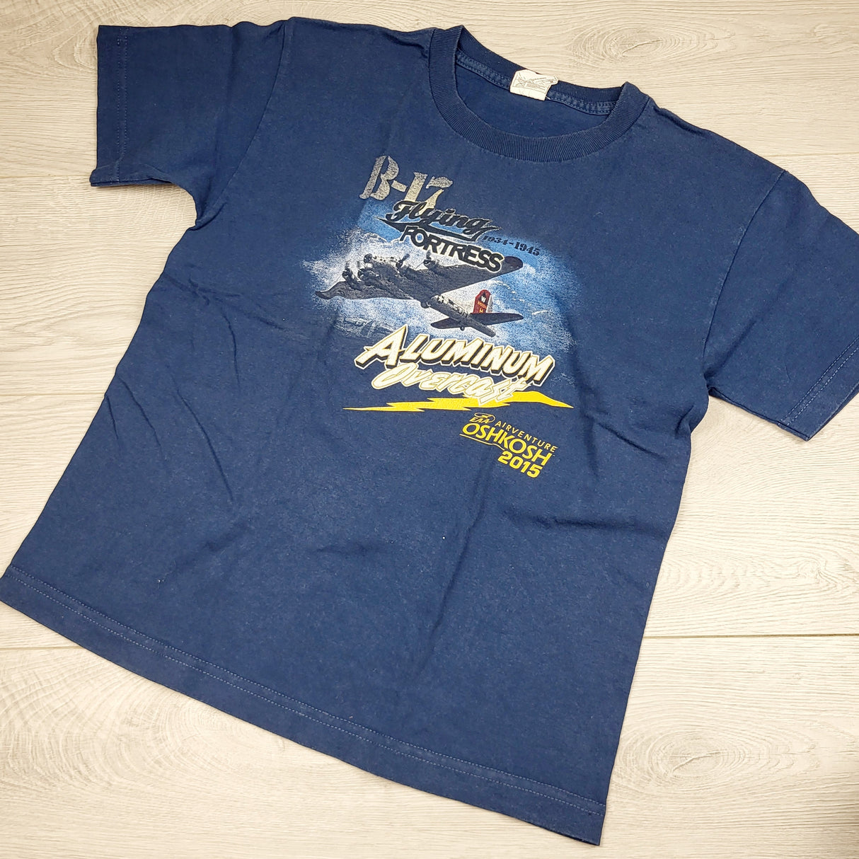 ATER1 - Navy t-shirt with airplanes. Size medium (8ish)