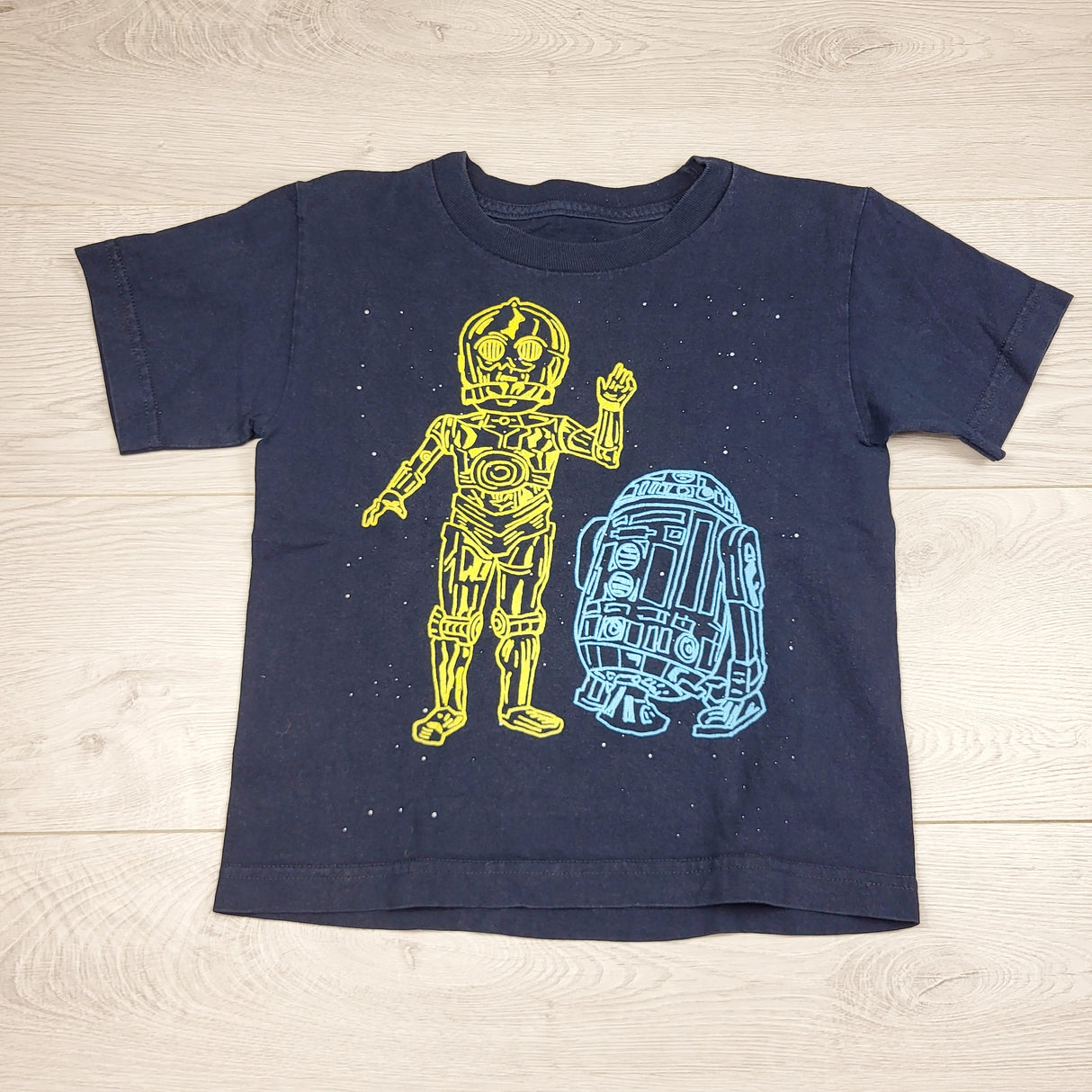 ATER1 - Stars Wars t-shirt with c-3PO and R2-D2. Size 5T