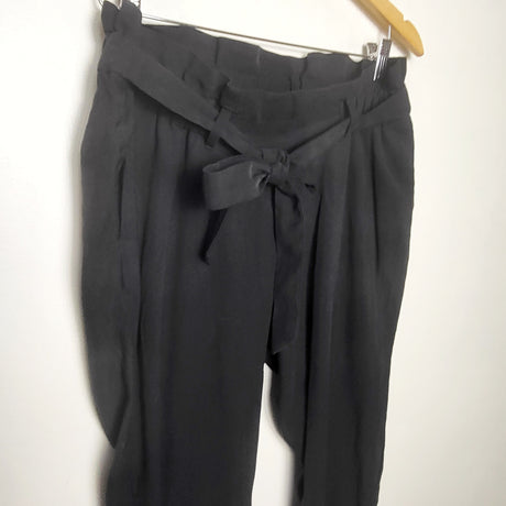 KHEN3 - H and M black maternity trousers with paper bag waist. Size medium