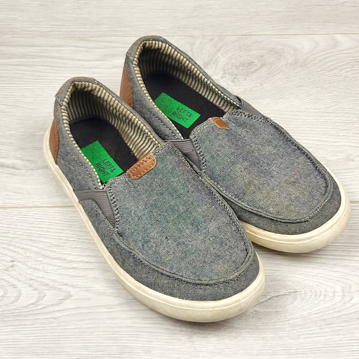 ATER2 - Left and Right chambray slip on shoes. Youth size 1