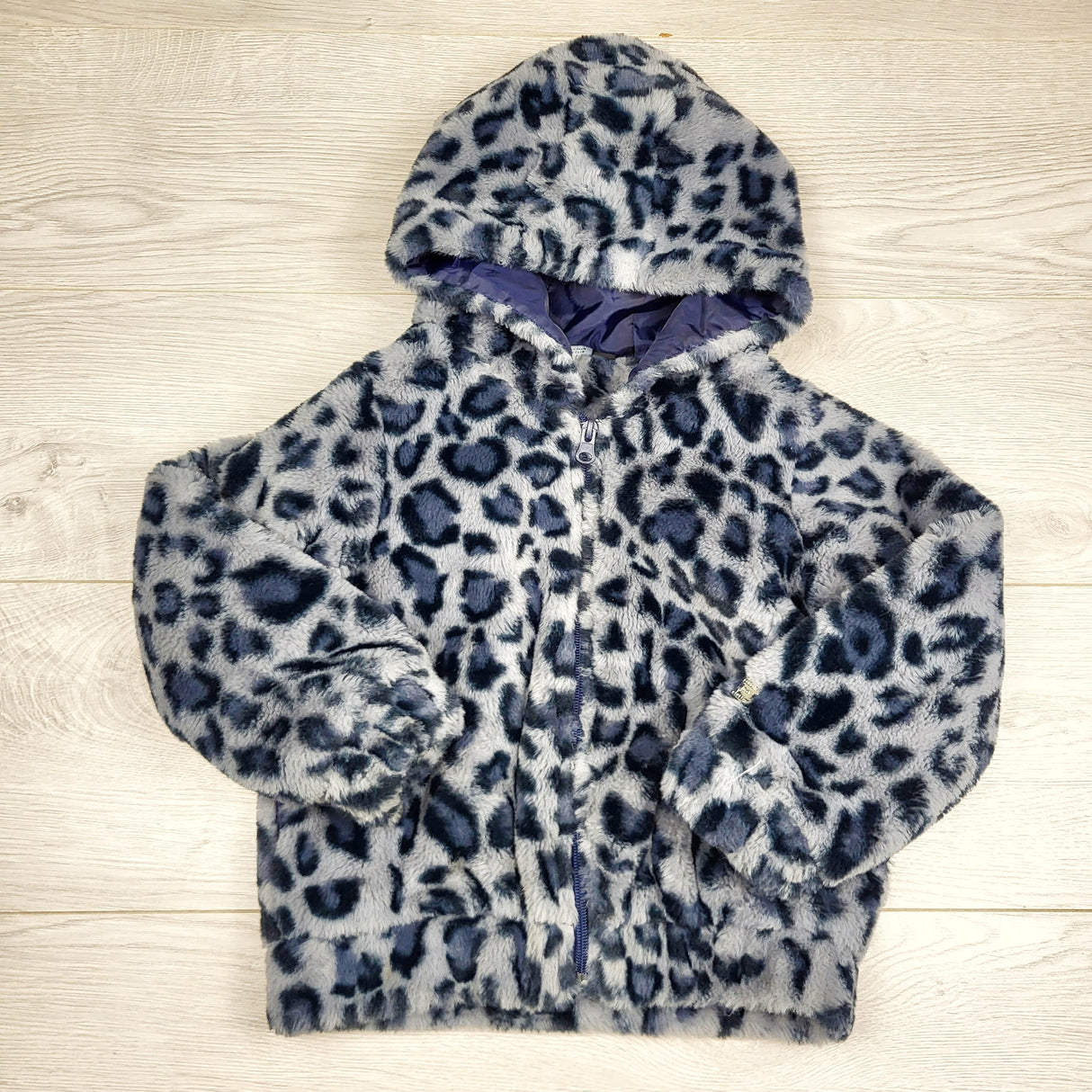 KHEN4 - Deux Par Deux leopard print faux fur hooded coat. Size 5T