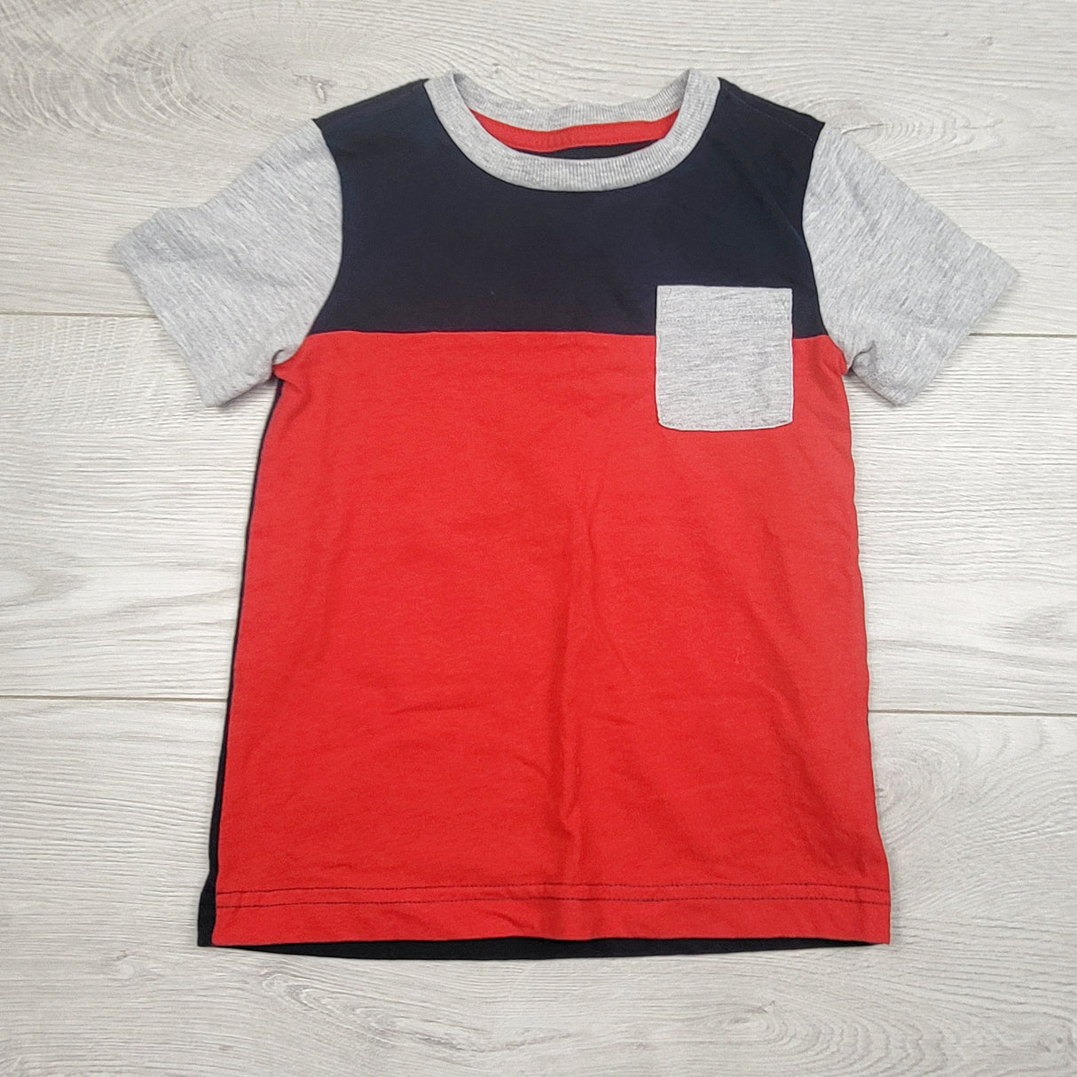 ULRT1 - Pekkle red and navy colour block cotton t-shirt. Size 4T