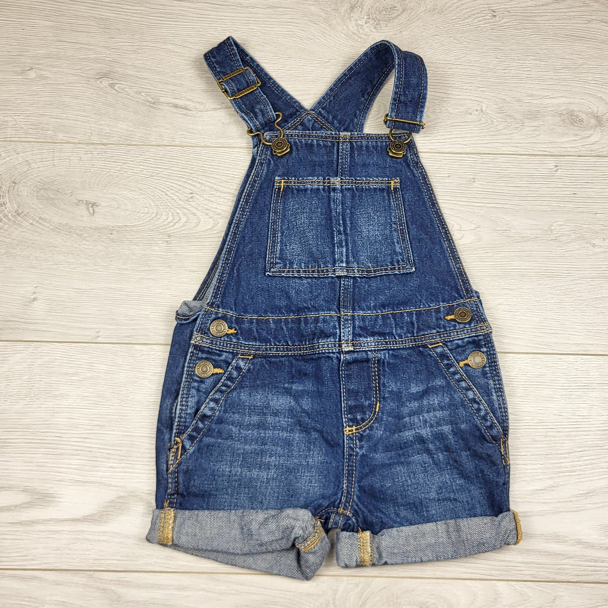 LUGE1 - Gap denim shortalls. Size 3T