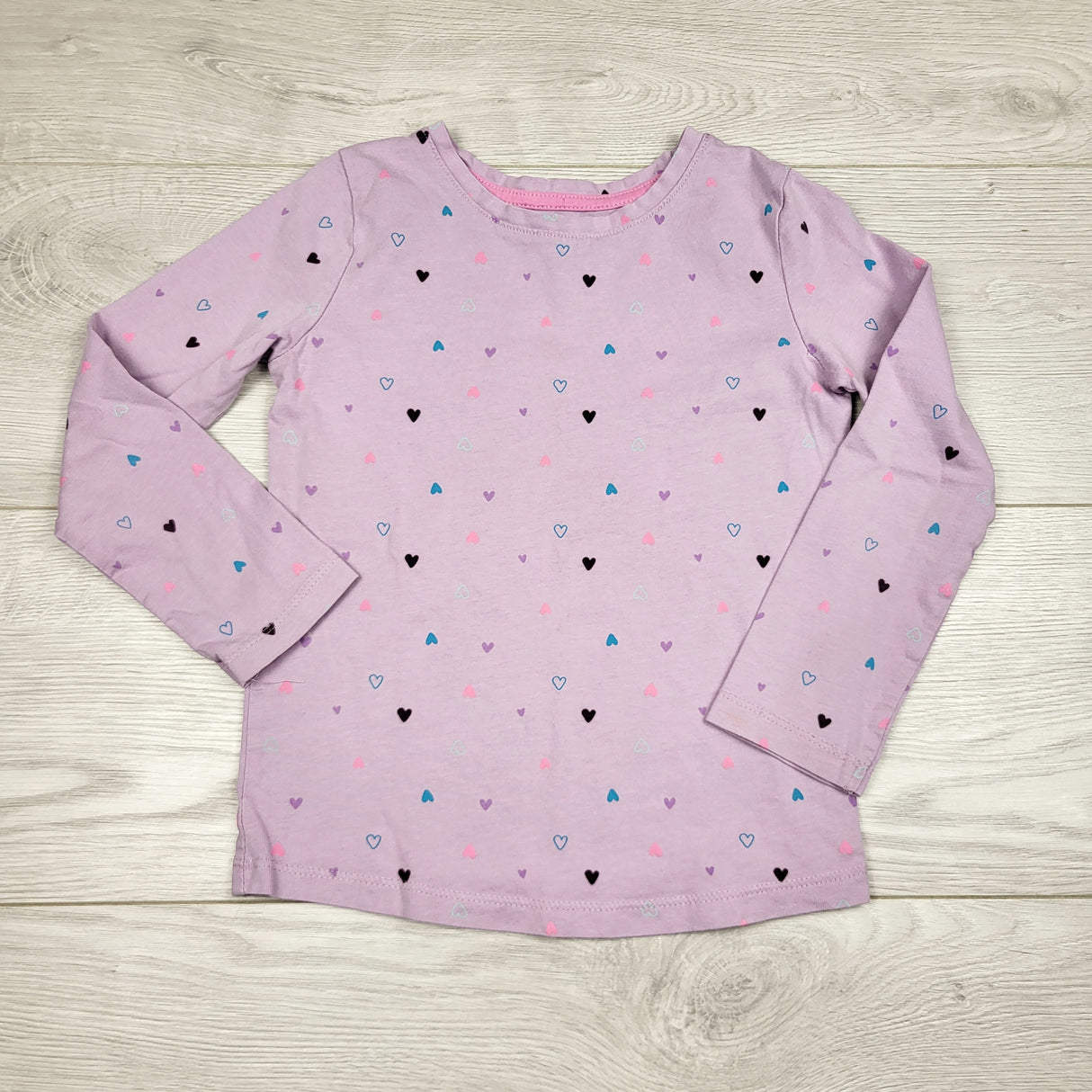 LUGE1 - George purple top with hearts. Size 4/5T