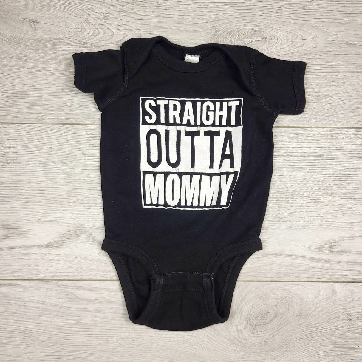 KHEN5 - Black "Straight Outta Mommy" bodysuit. Size 6 months