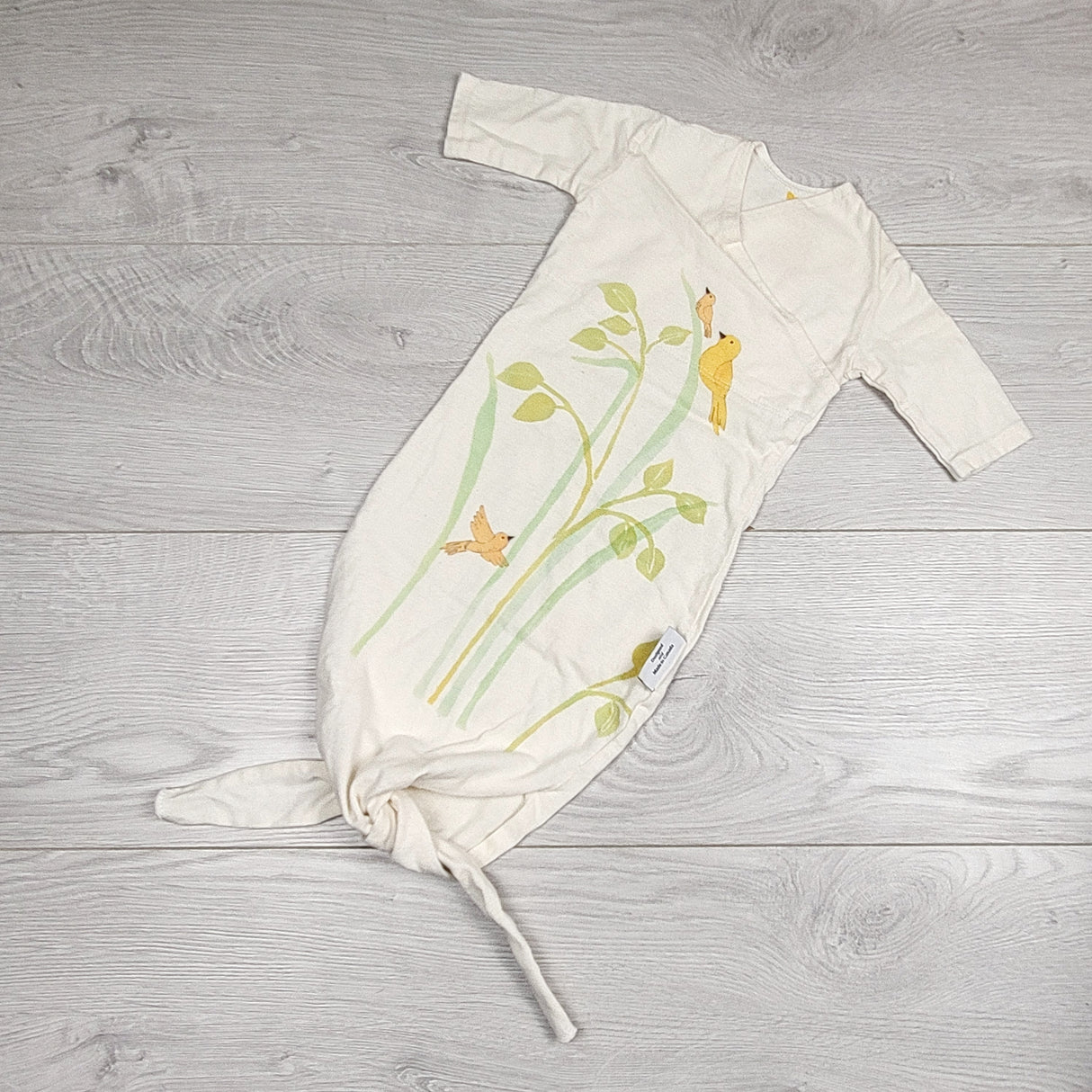 KHEN5 - Botanical Bebe knotted sleep gown. Approx 0-3 months