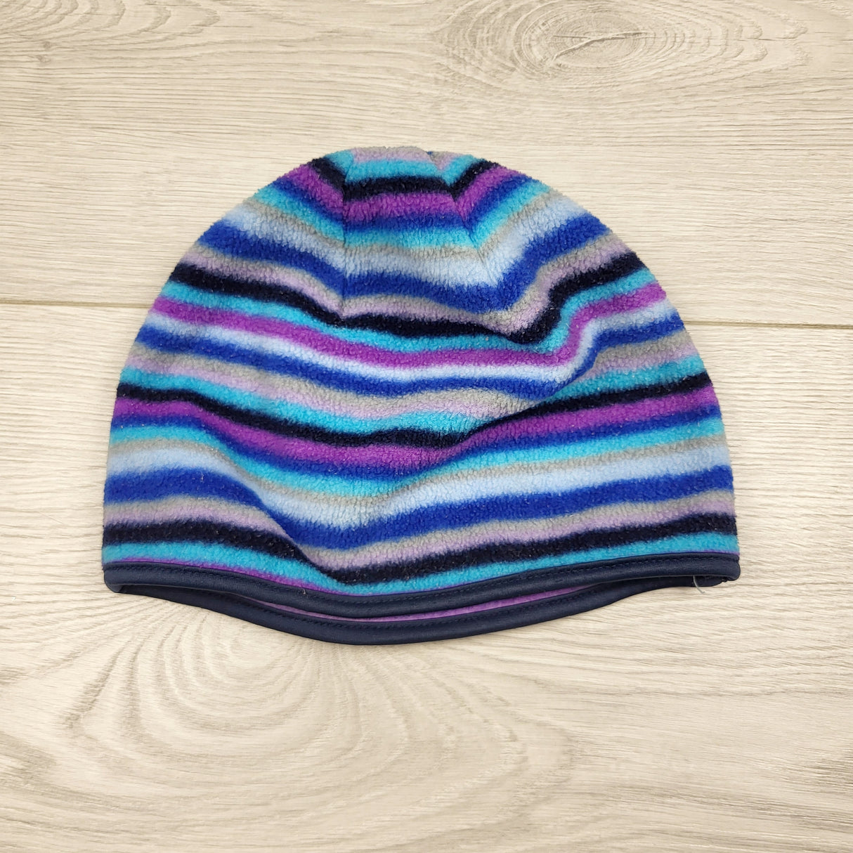 LUGE11 - Striped fleece hat. Approx 12 months to 2T