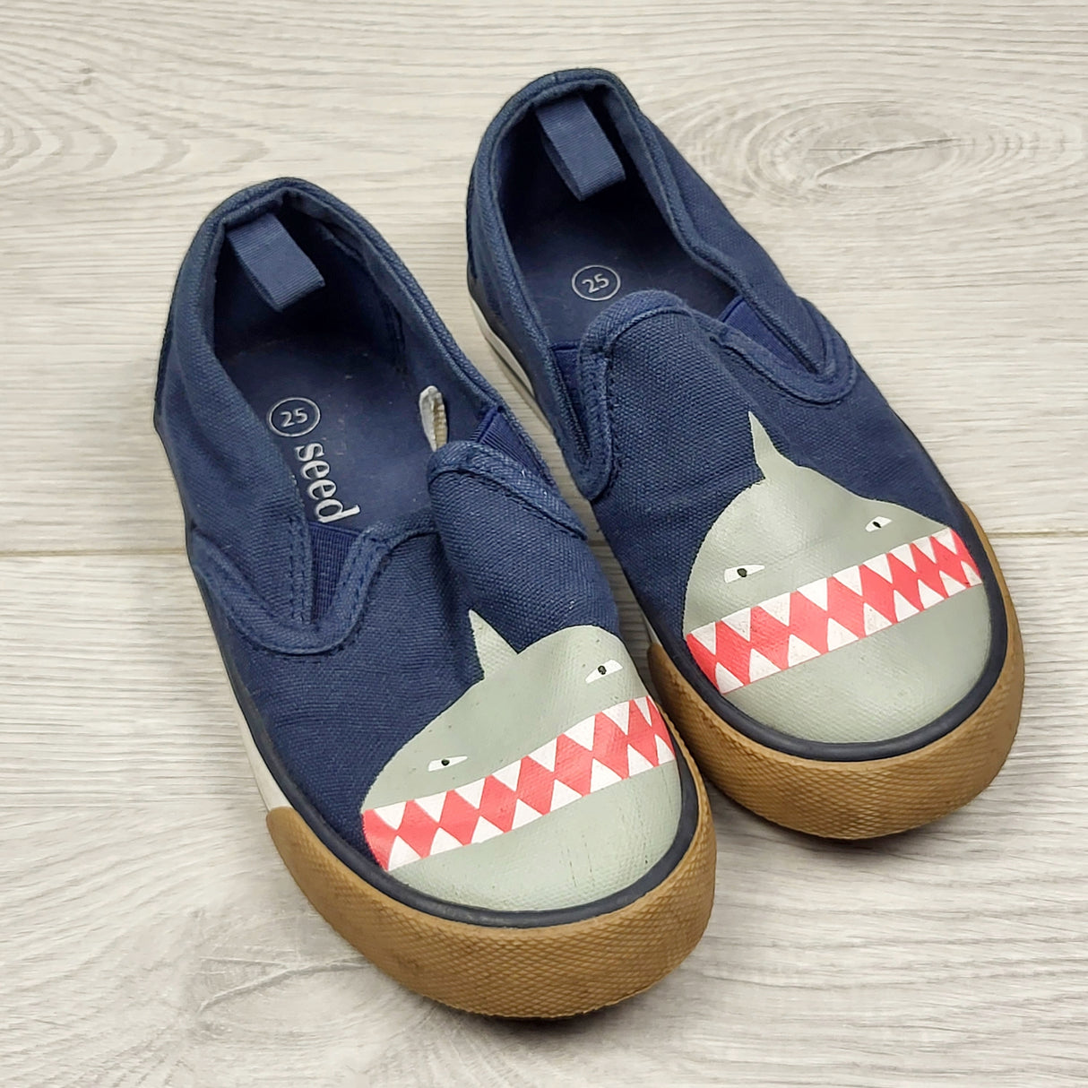 ADRT1 - Seed Heritage navy canvas slip on shark shoes Size 25 (7)